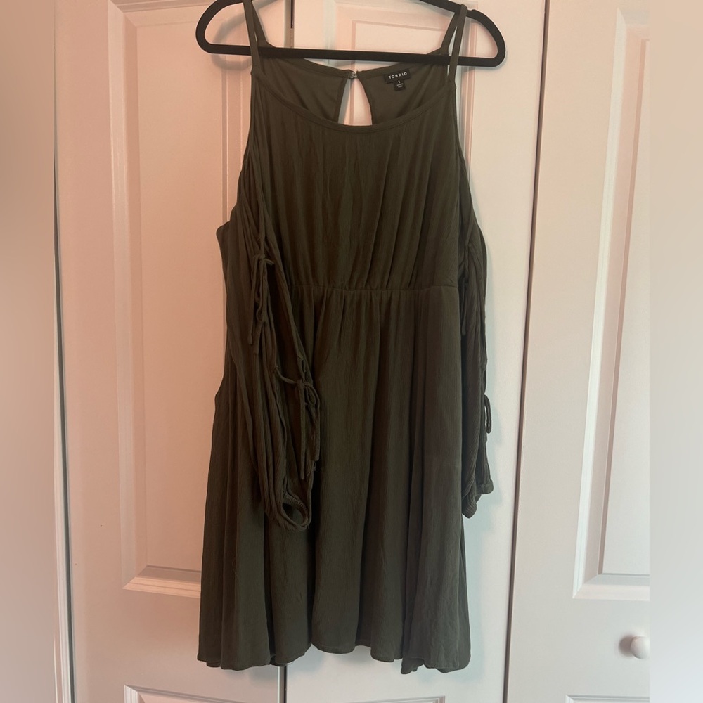 Torrid Olive Green Cold Shoulder Dress – Size 1